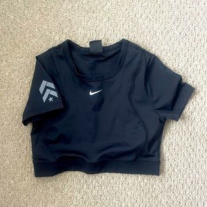 Barry’s X Nike Cropped Workout Tee
